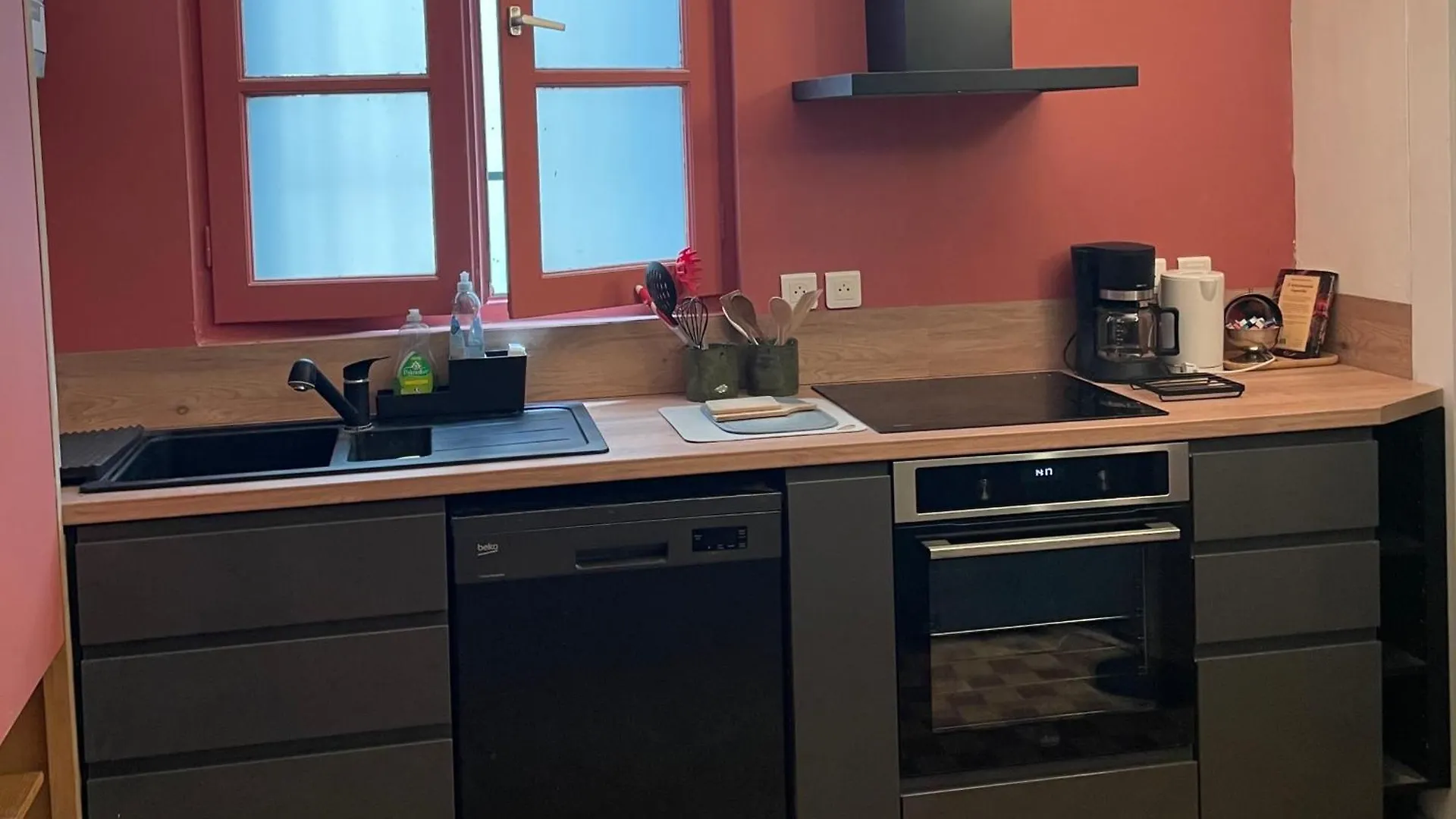 Cosy Apartment In The Ramparts Of Avinhão 0*,